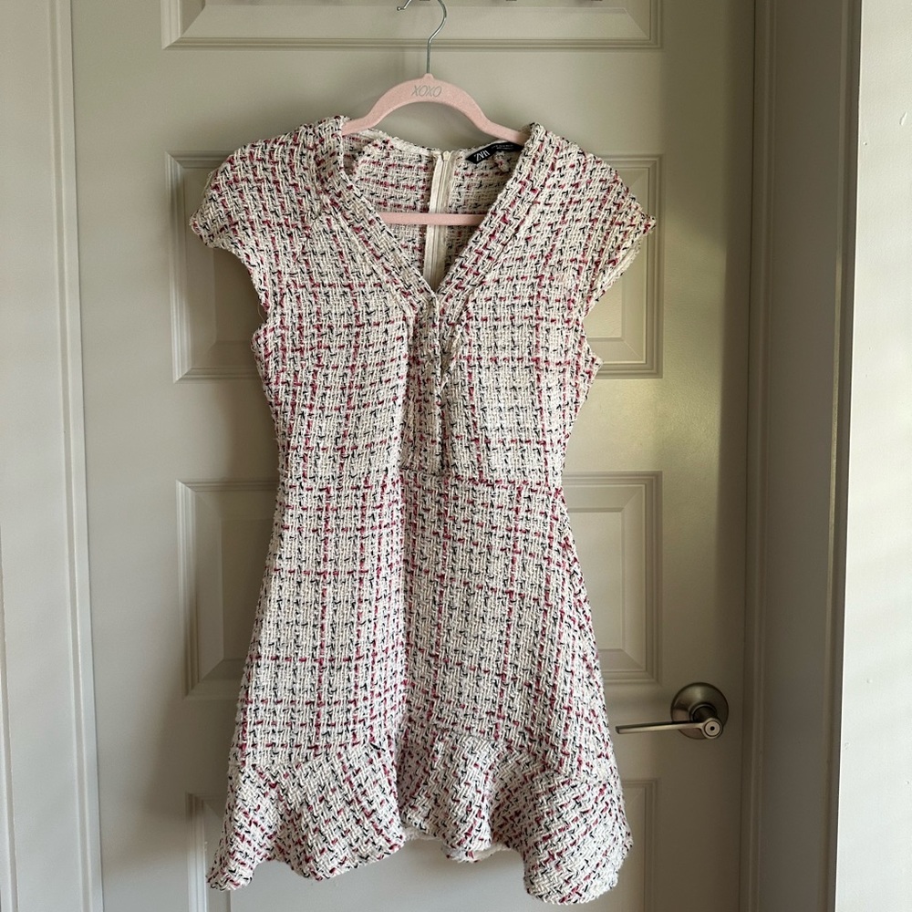 Textured dress in pink and white